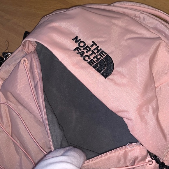 NWT The North Face Borealis Backpack, Gray/ Pink - Picture 13 of 13
